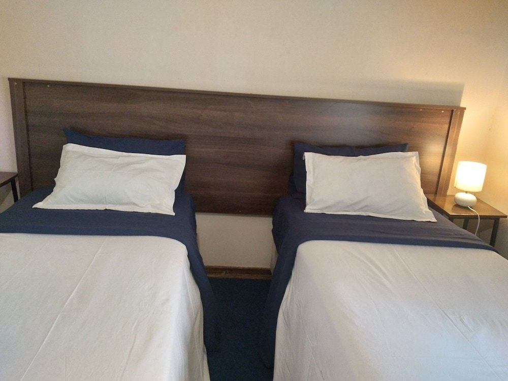 immaculate 6 beddroomed guest house in harare