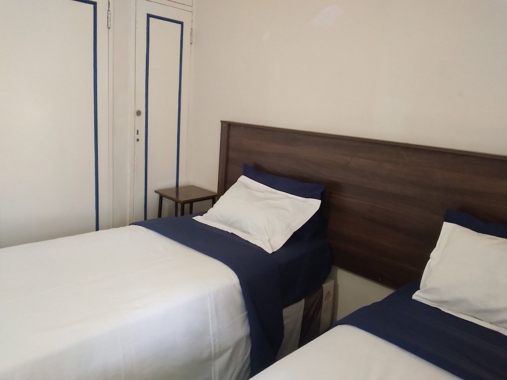 immaculate 6 beddroomed guest house in harare