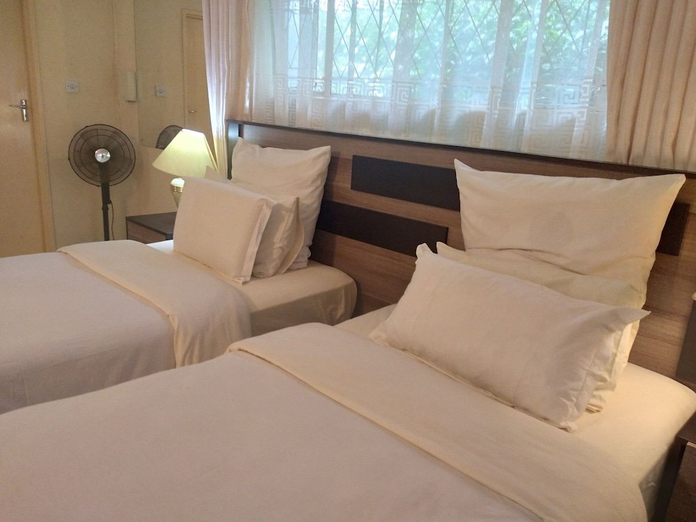 immaculate 6 beddroomed guest house in harare