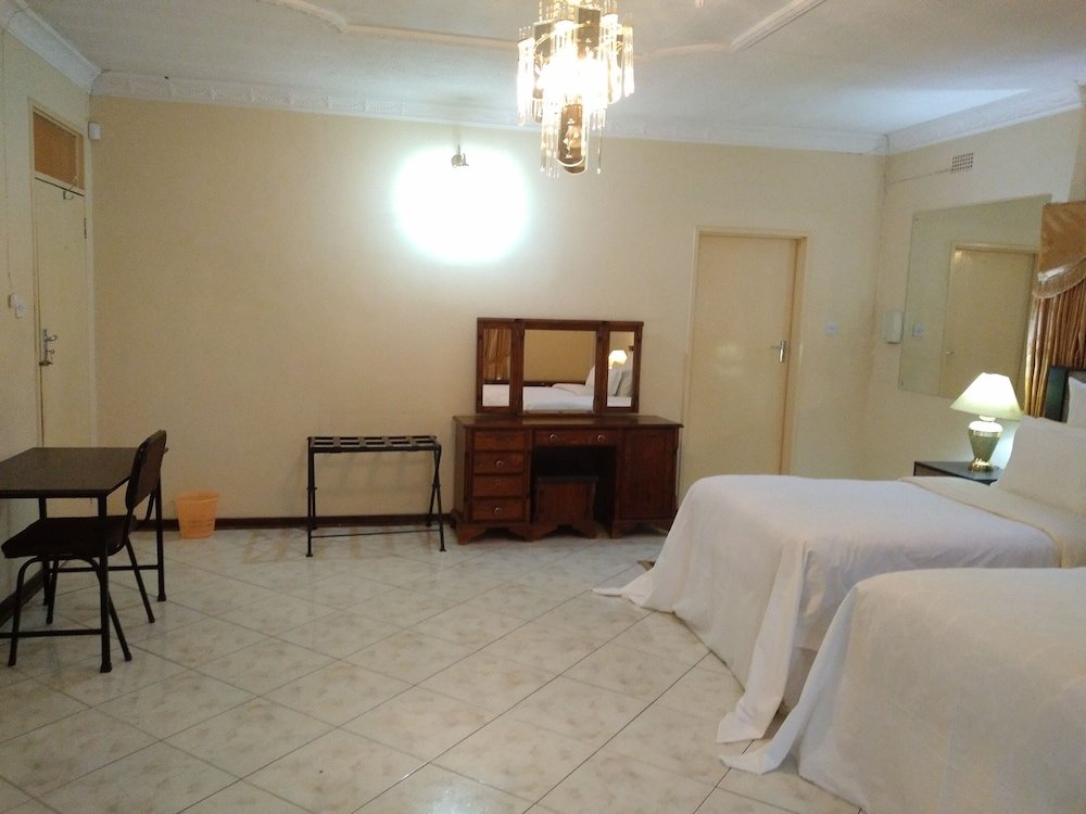 immaculate 6 beddroomed guest house in harare