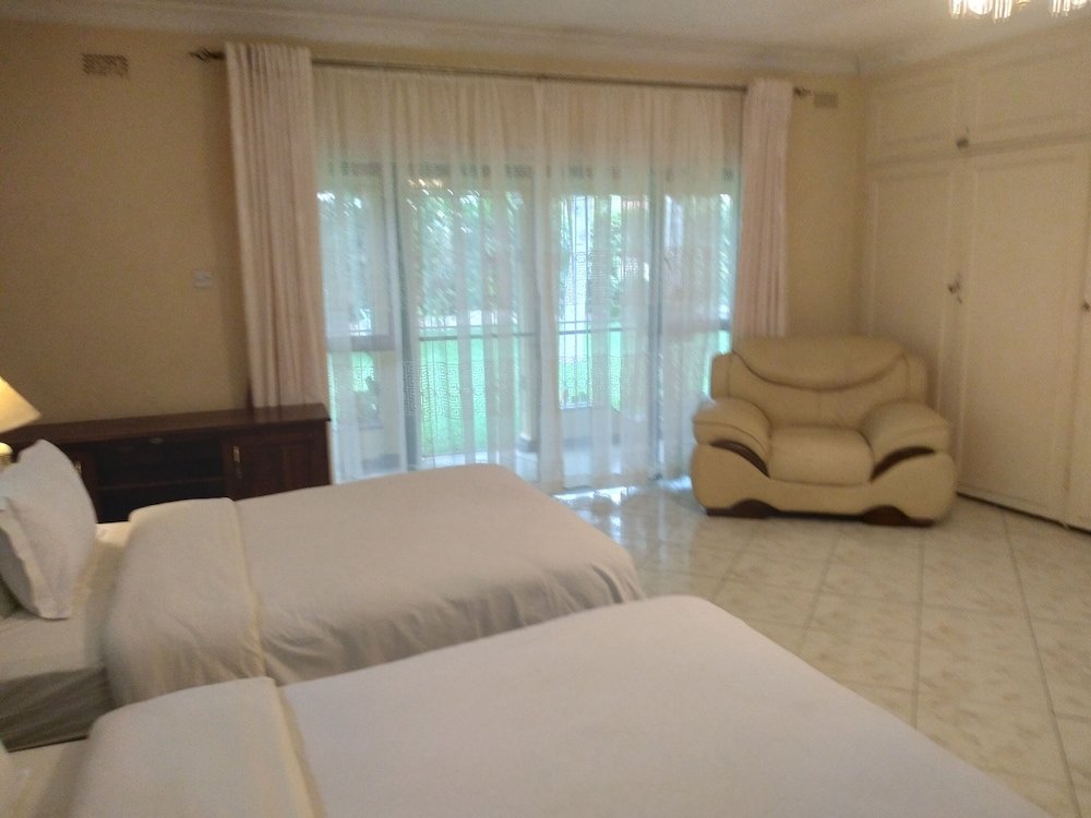 immaculate 6 beddroomed guest house in harare