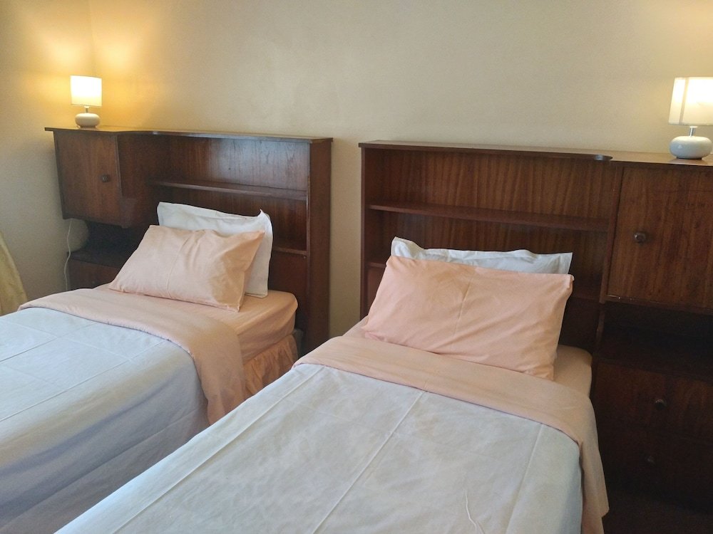 immaculate 6 beddroomed guest house in harare