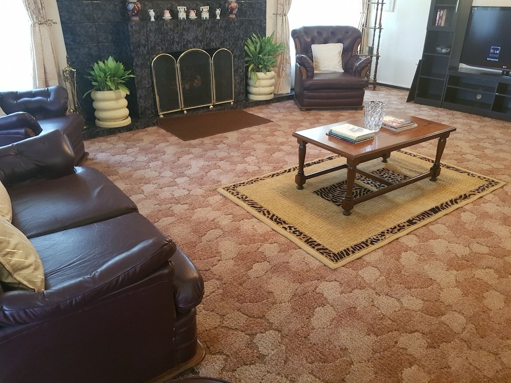 immaculate 6 beddroomed guest house in harare