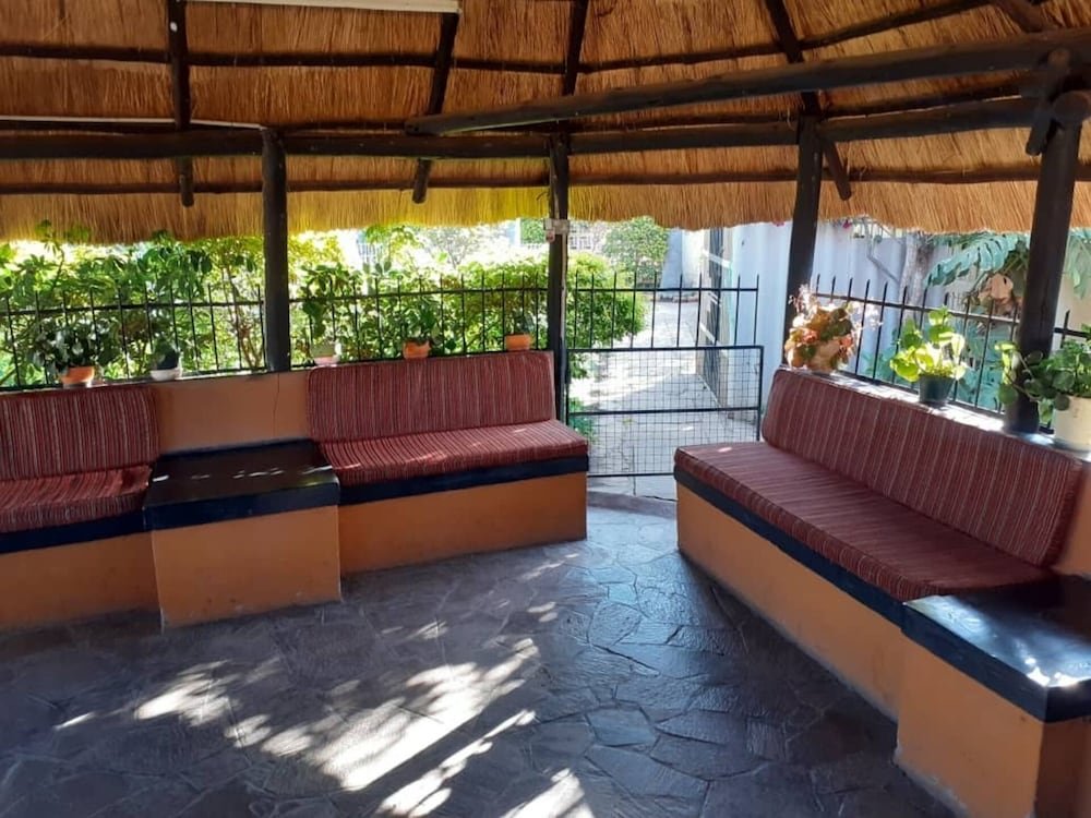 immaculate 6 beddroomed guest house in harare