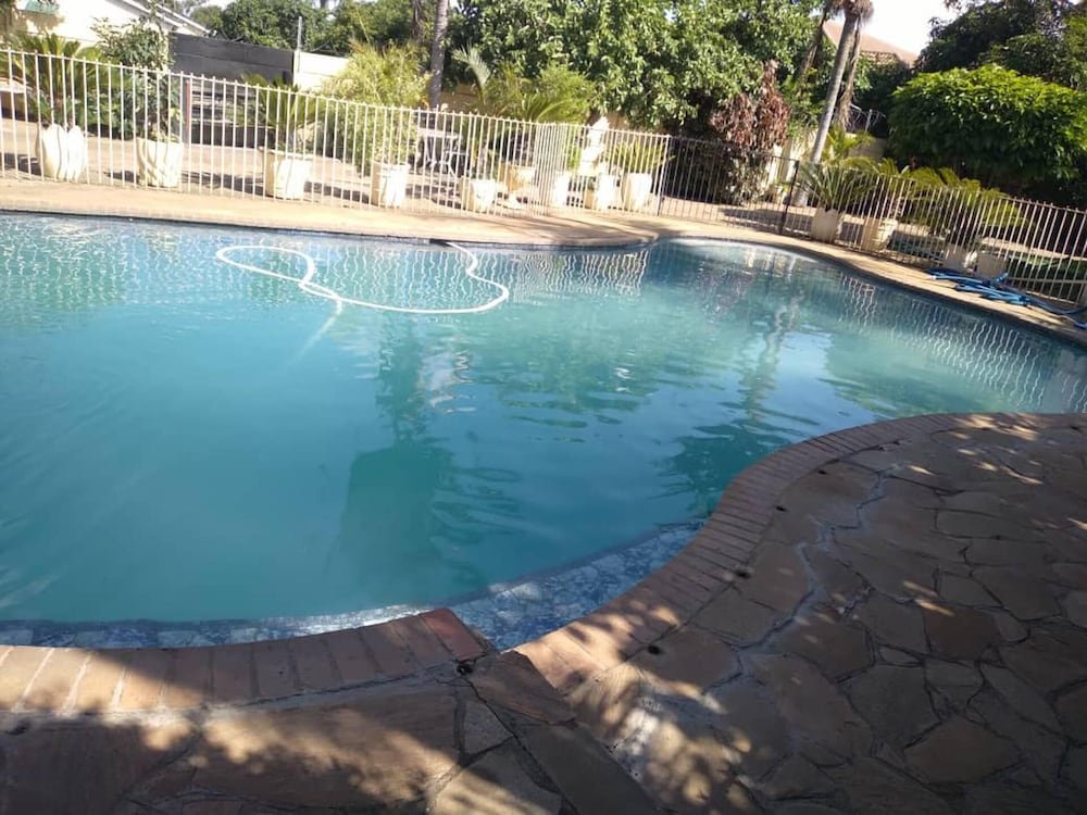 immaculate 6 beddroomed guest house in harare