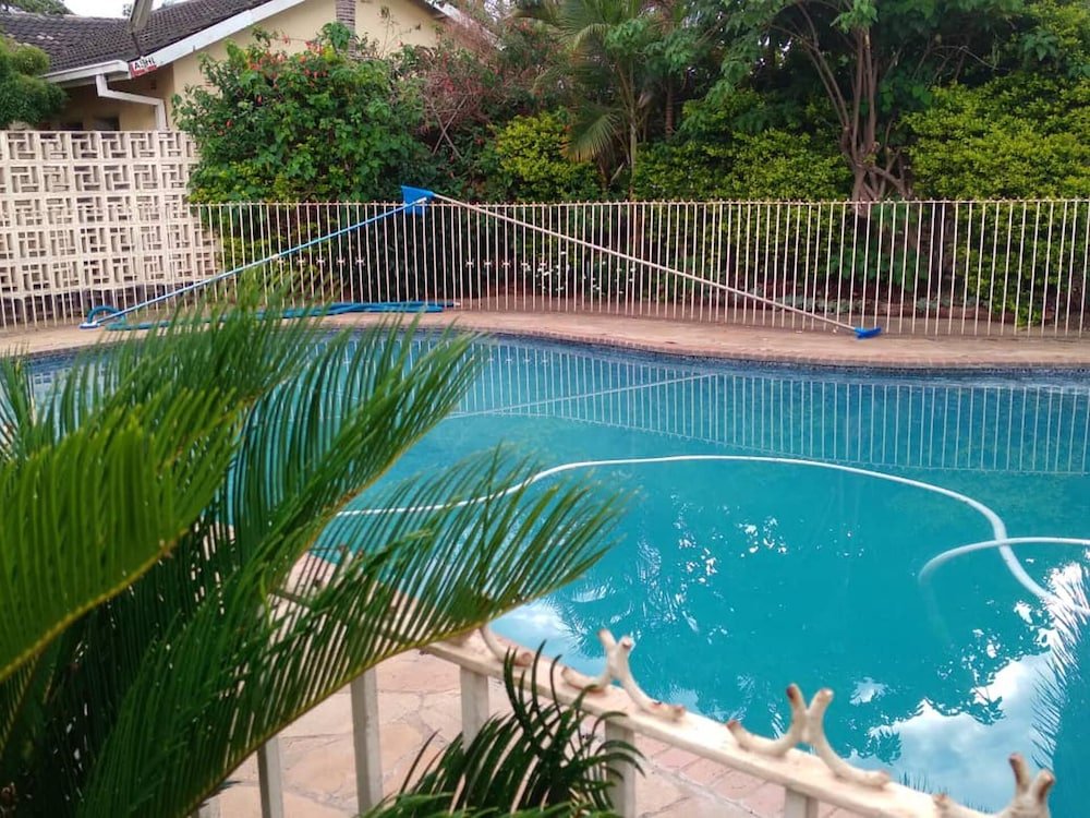 immaculate 6 beddroomed guest house in harare