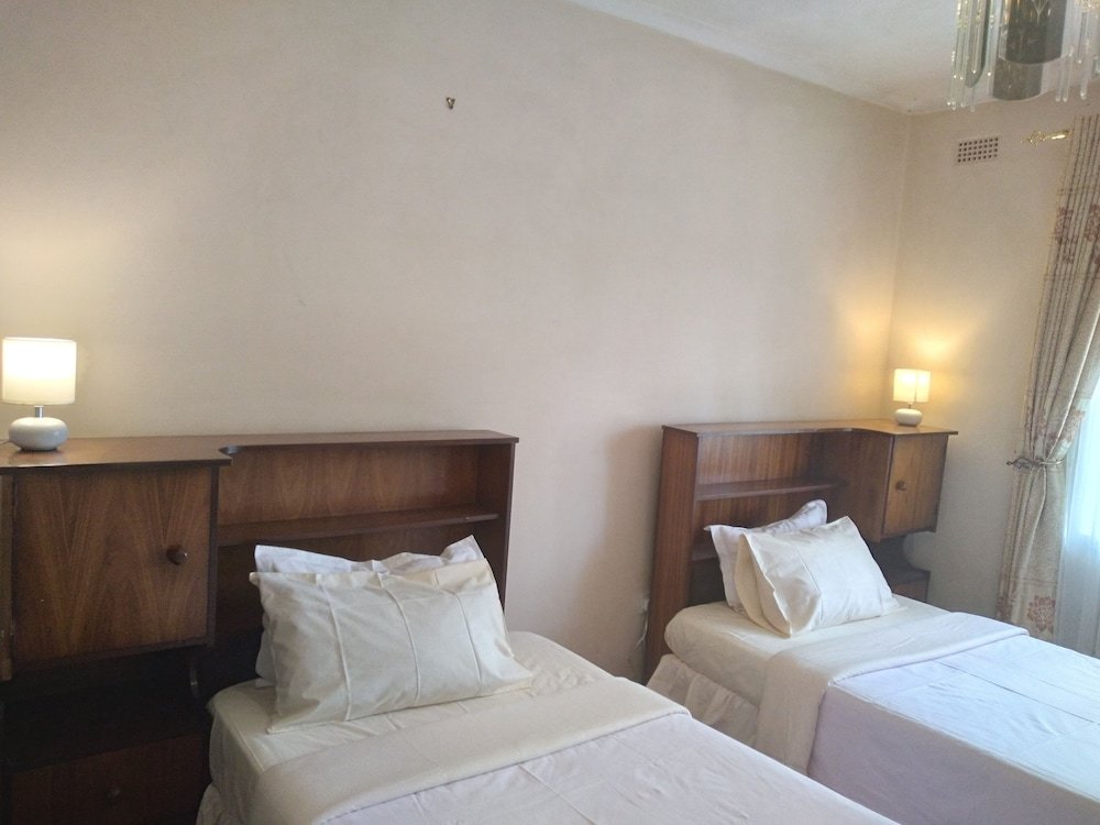 immaculate 6 beddroomed guest house in harare