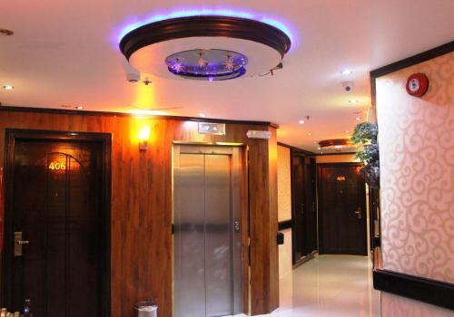 Downtown Hotel,,1 star