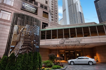 fairmont chicago at millennium park gold experience