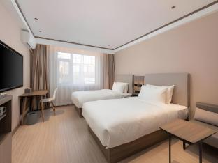 hanting hotel dalian north railway station south square