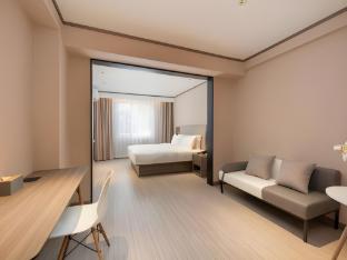 hanting hotel dalian north railway station south square