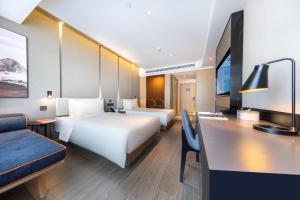 atour hotel lianyungang city government