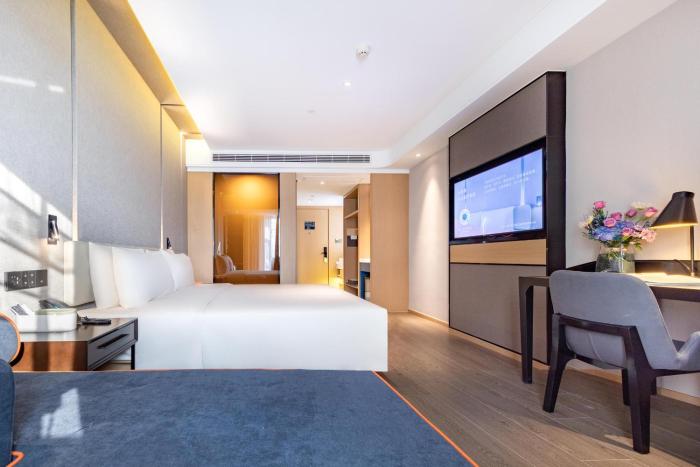 atour hotel lianyungang city government