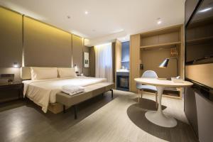 atour hotel wuxi railway station chunsheng road