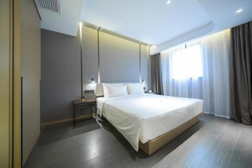 atour hotel wuxi railway station chunsheng road