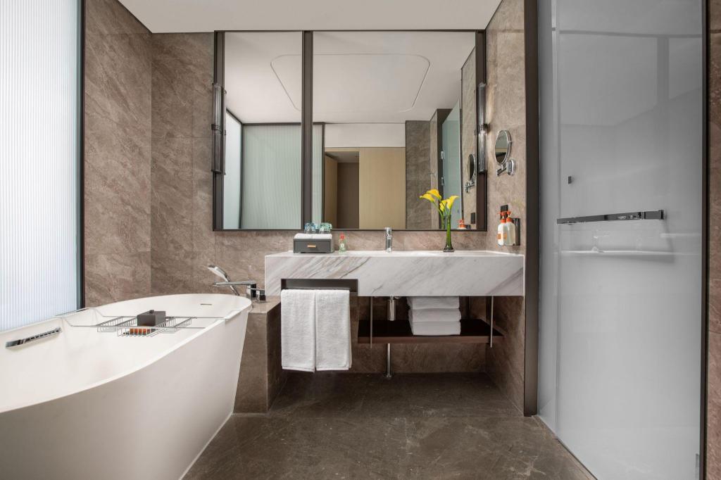 crowne plaza zhengzhou high tech zone an ihg hotel