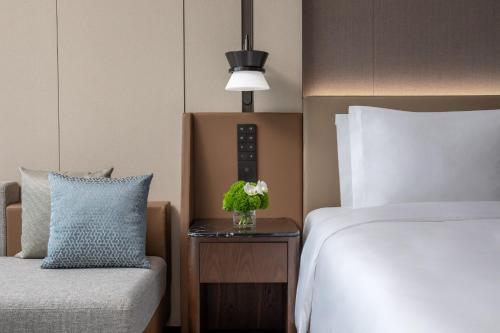 crowne plaza zhengzhou high tech zone an ihg hotel