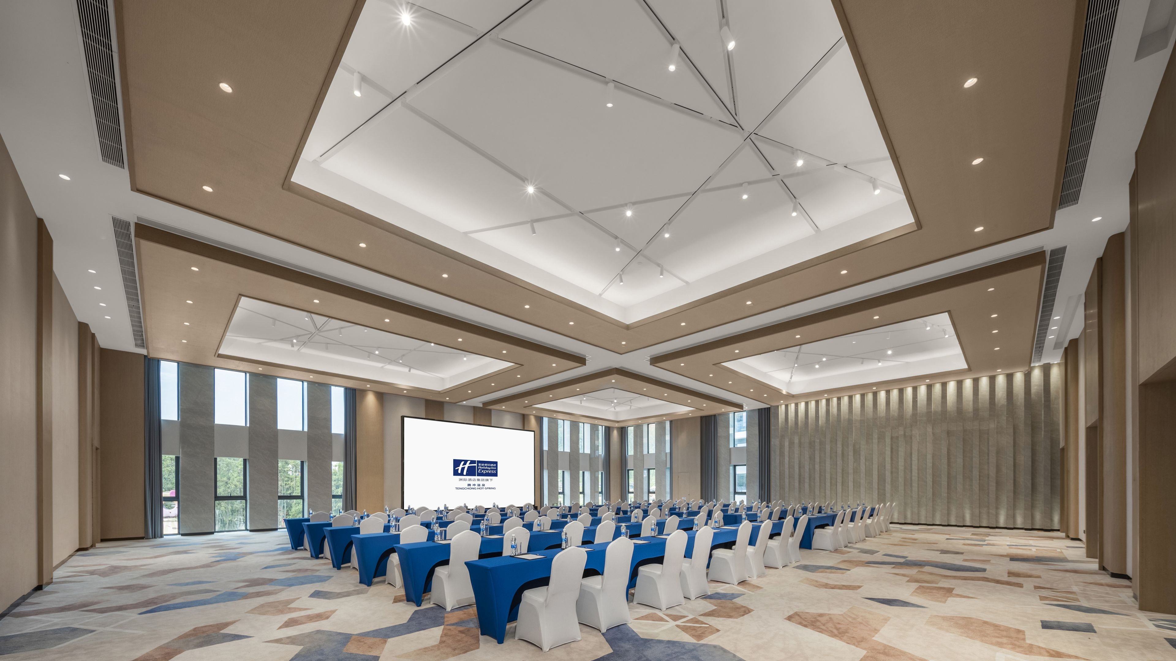 holiday inn express tengchong hot spring an ihg hotel
