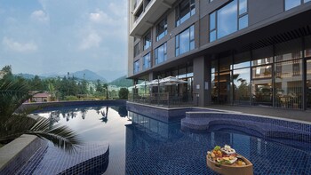 holiday inn express tengchong hot spring an ihg hotel