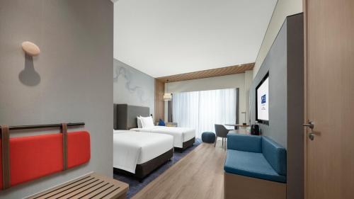 holiday inn express tengchong hot spring an ihg hotel