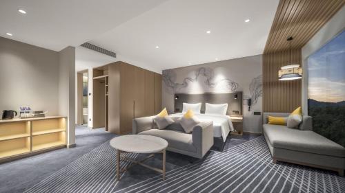 holiday inn express tengchong hot spring an ihg hotel