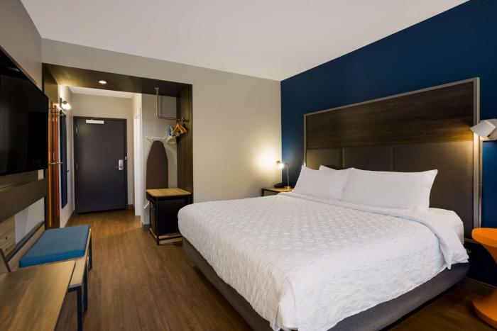tru by hilton traverse city