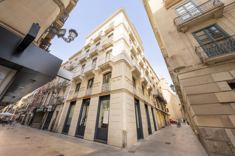 tandem portico alicante suites