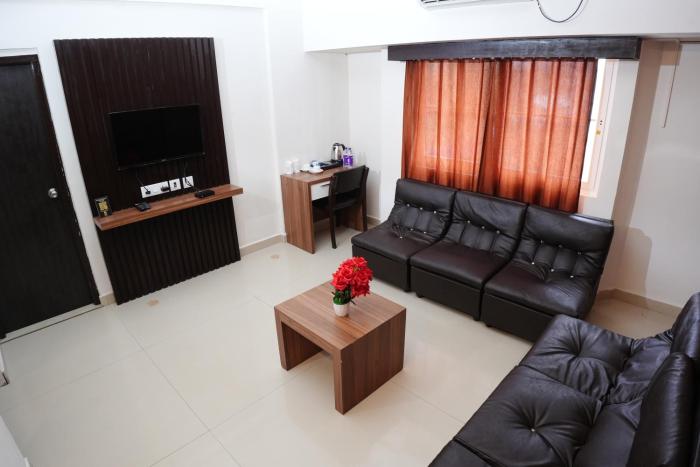 hotel palmyra grand inn