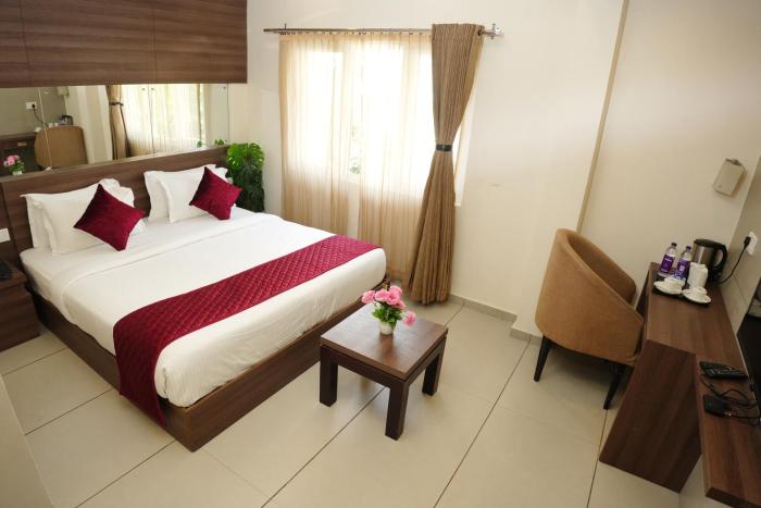 hotel palmyra grand inn