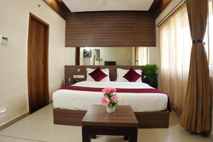 hotel palmyra grand inn