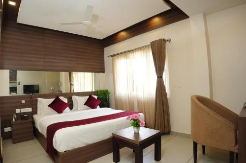 hotel palmyra grand inn