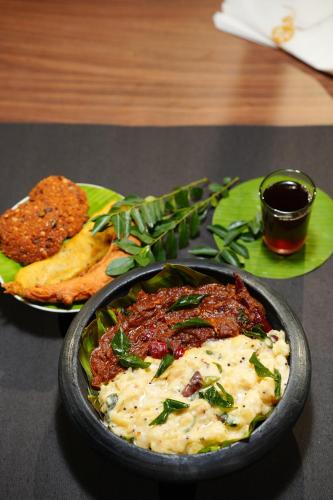 hotel palmyra grand inn