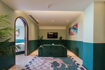 chi hotel bangkok sha extra plus