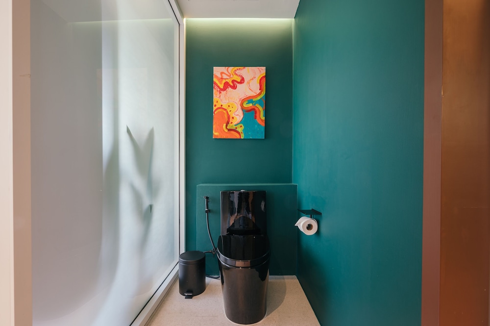 chi hotel bangkok sha extra plus