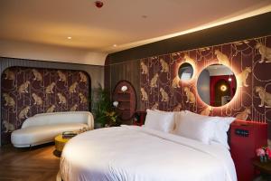 chi hotel bangkok sha extra plus