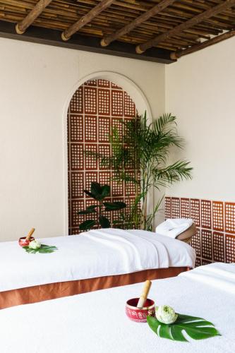 chi hotel bangkok sha extra plus