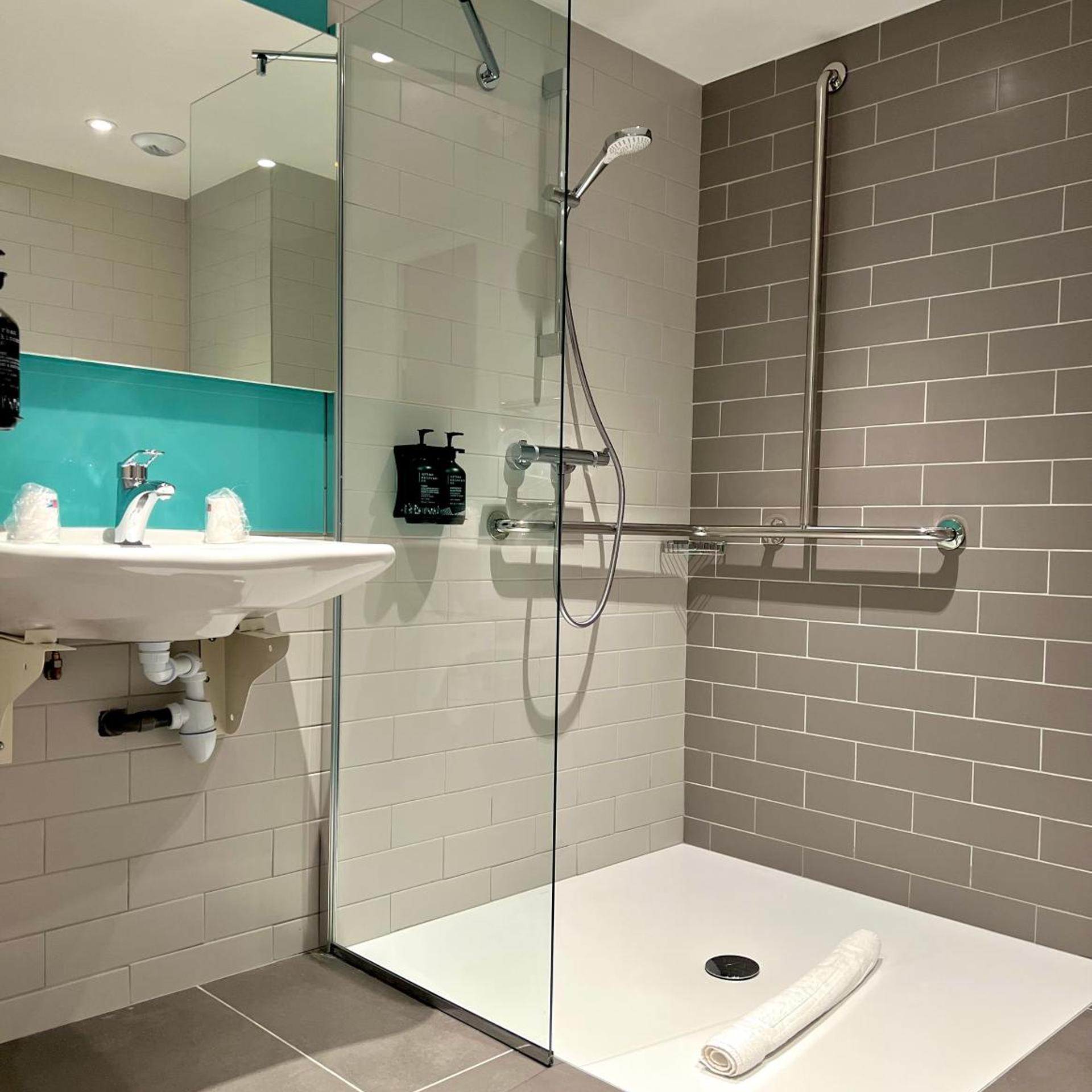 holiday inn express marne la vallee val d europe