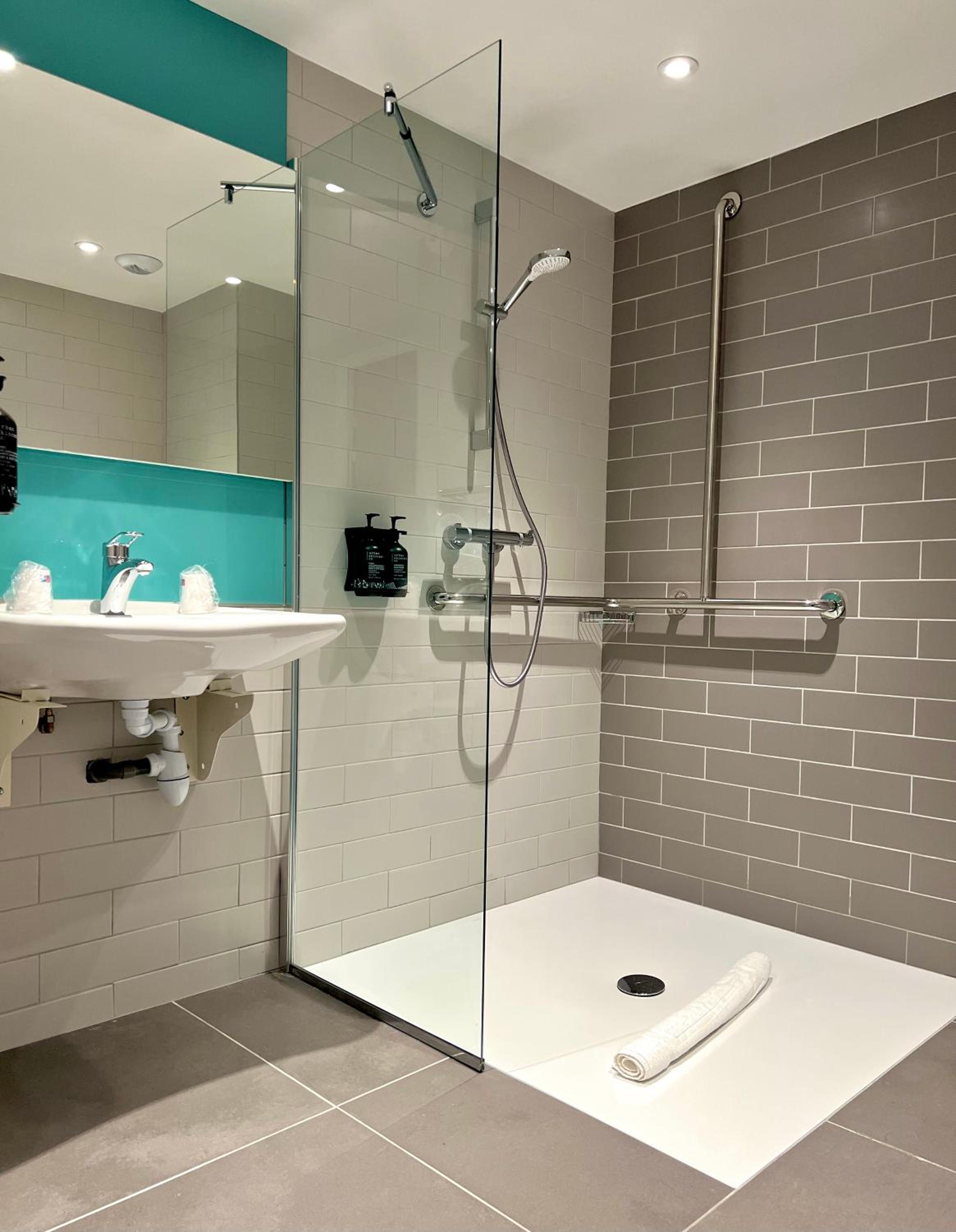 holiday inn express marne la vallee val d europe