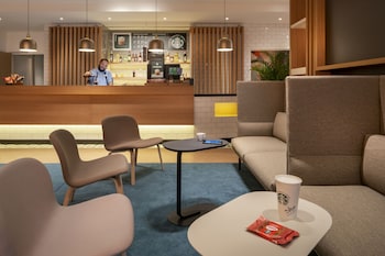 holiday inn express marne la vallee val d europe