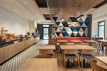 Holiday Inn Express Marne La Vallee Val D Europe,,3 star