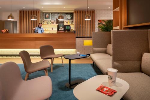 holiday inn express marne la vallee val d europe