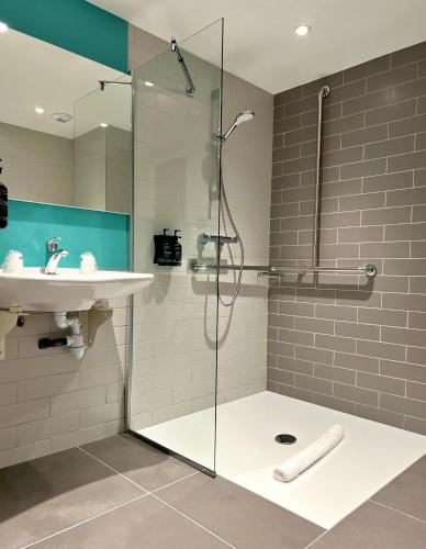 holiday inn express marne la vallee val d europe