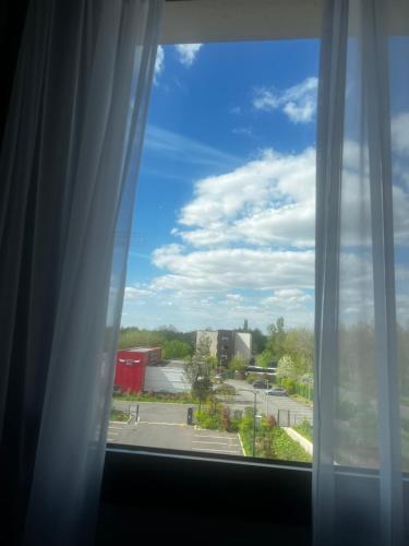 holiday inn express marne la vallee val d europe