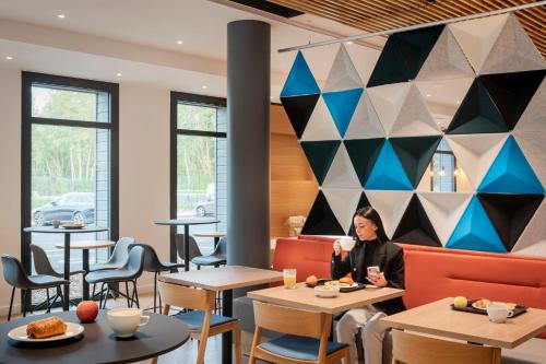 holiday inn express marne la vallee val d europe