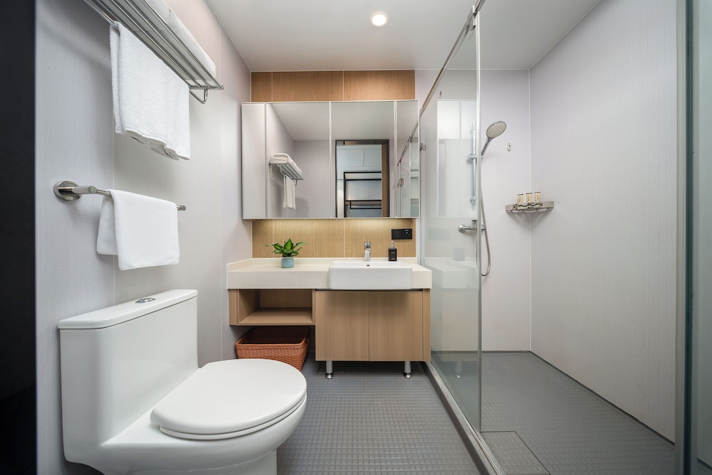 cm serviced apartment shenzhen dongmen
