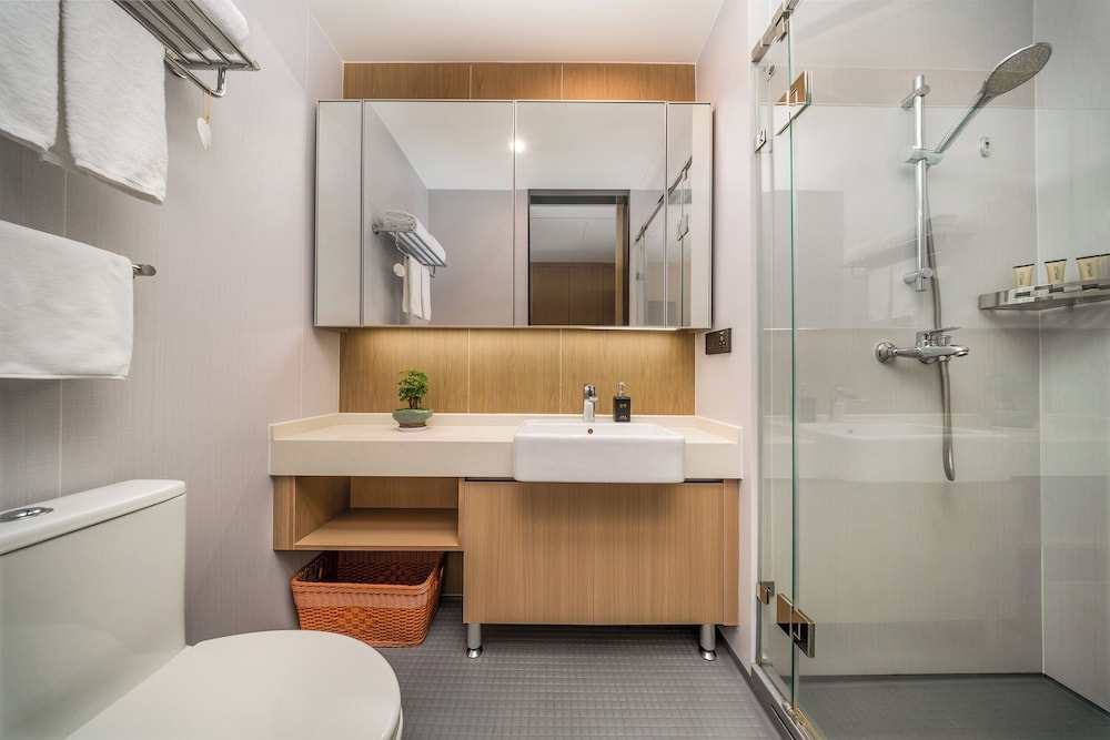cm serviced apartment shenzhen dongmen