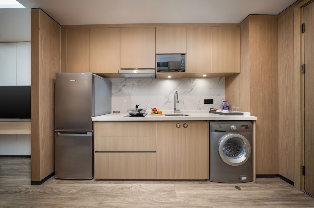 cm serviced apartment shenzhen dongmen