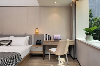 cm serviced apartment shenzhen dongmen