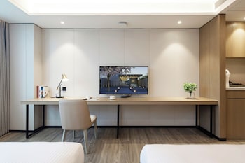 cm serviced apartment shenzhen dongmen