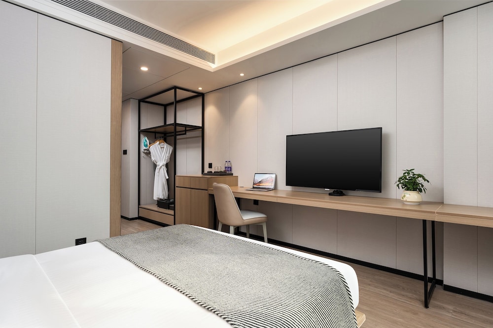 cm serviced apartment shenzhen dongmen